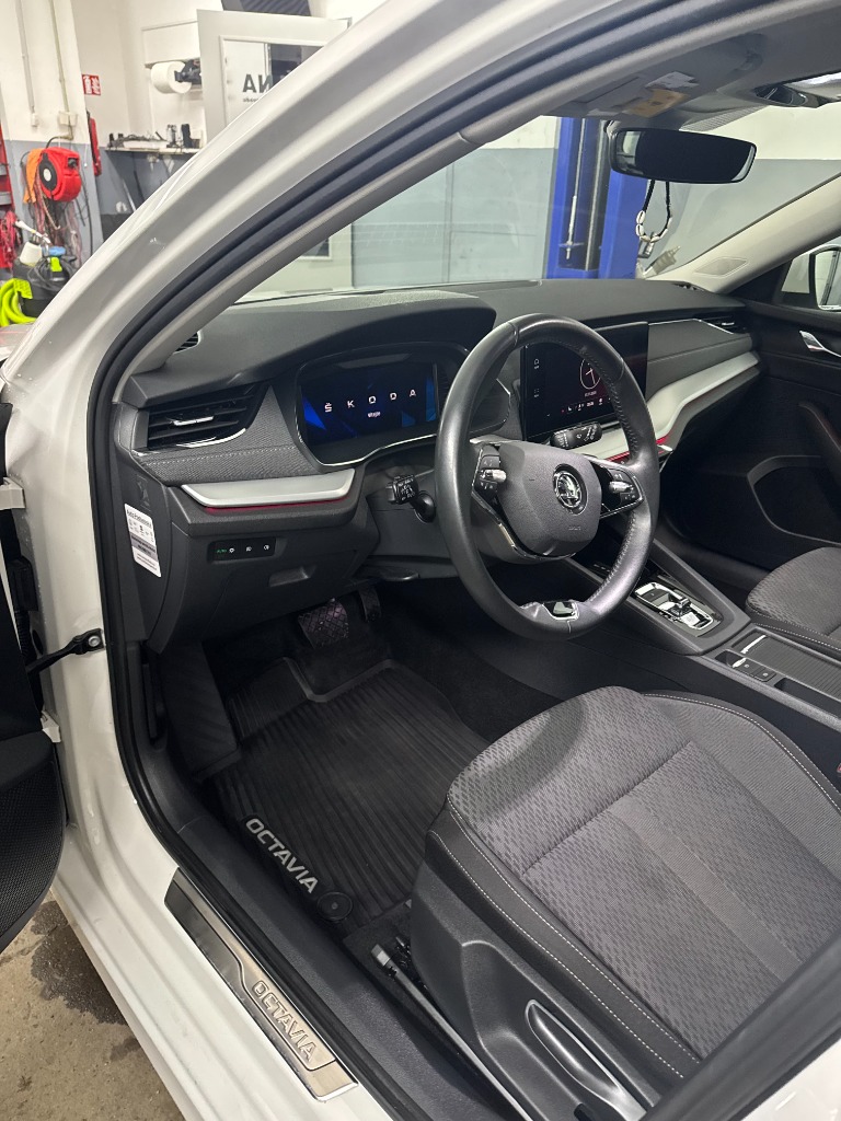 Detailing interiéru Škoda Octavia